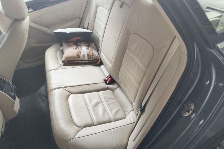 Used Volkswagen Passat 2011 1.8TSI Automatic Prestige Edition Left Rear Seat