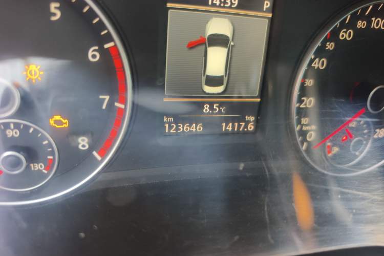 Used Volkswagen Passat 2011 2.0 TSI DSG Ultimate Edition Odometer Close Up