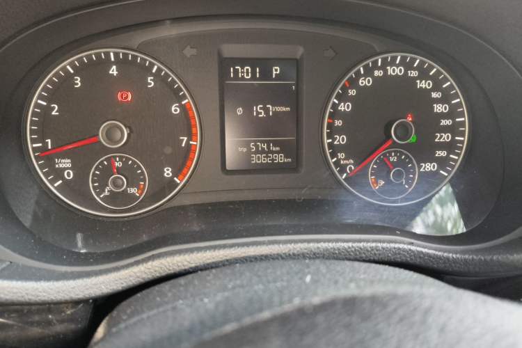 Used Volkswagen Passat 2011 1.8TSI Automatic Prestige Edition Odometer Close Up