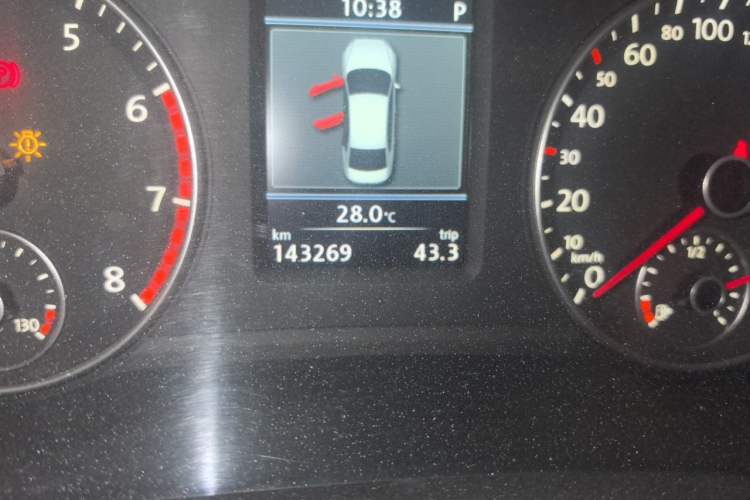Used Volkswagen Passat 2011 2.0 TSI DSG Ultimate Edition Odometer Close Up