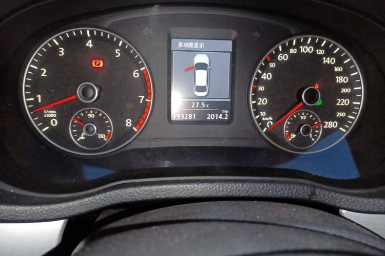 Used Volkswagen Passat 2011 3.0L V6 DSG Flagship Edition Odometer Close Up