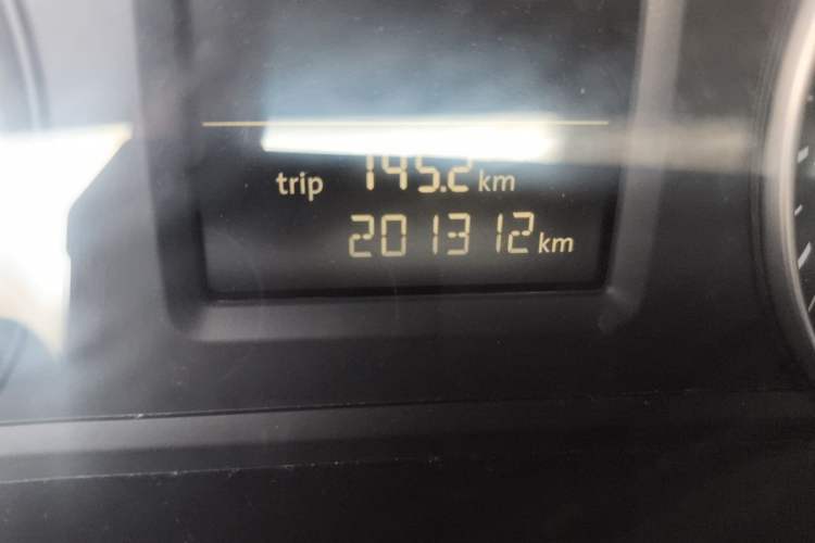 Used Volkswagen Passat 2011 1.4 TSI DSG Prestige Edition Odometer Close Up