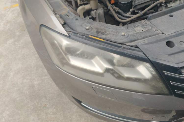 Used Volkswagen Passat 2011 1.8TSI DSG Prestige Edition Right Front Headlight