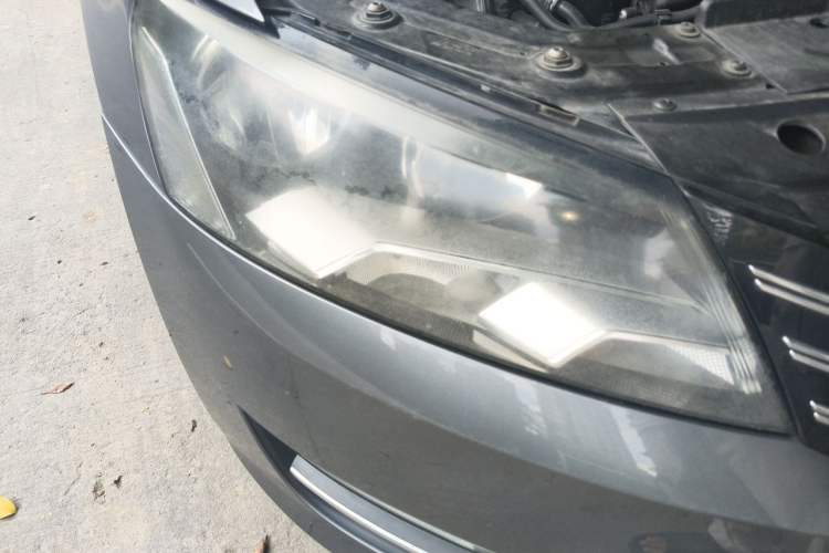 Used Volkswagen Passat 2011 1.8TSI Automatic Prestige Edition Right Front Headlight