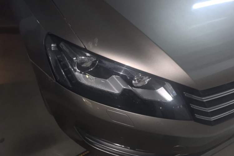 Used Volkswagen Passat 2011 2.0 TSI DSG Ultimate Edition Right Front Headlight