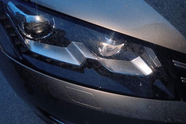 Used Volkswagen Passat 2011 3.0L V6 DSG Flagship Edition Right Front Headlight