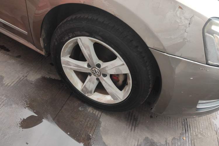 Used Volkswagen Passat 2011 1.8 TSI DSG Prestige Edition Right Front Wheel Hub