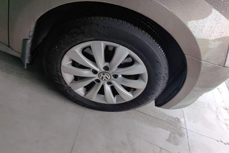 Used Volkswagen Passat 2011 1.8 TSI DSG Prestige Edition Right Front Wheel Hub