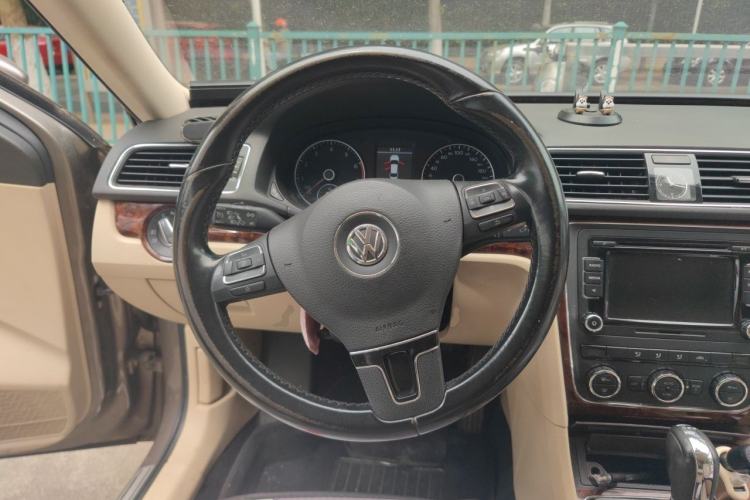 Used Volkswagen Passat 2011 1.8TSI DSG Prestige Edition Steering Wheel