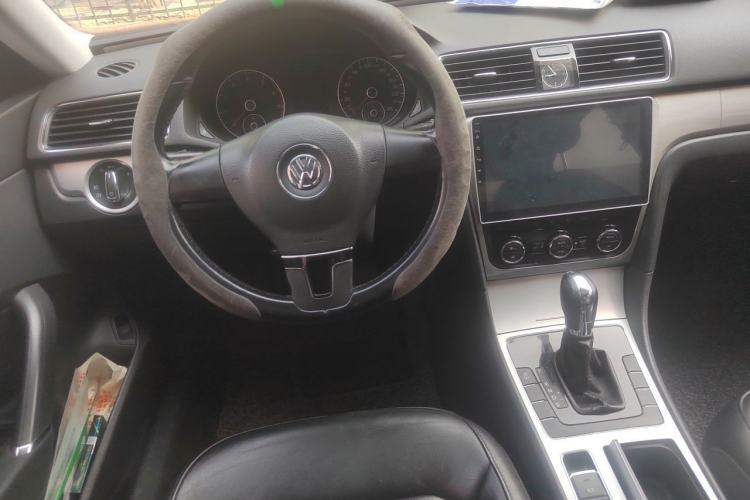 Used Volkswagen Passat 2011 1.8TSI Automatic Prestige Edition Steering Wheel