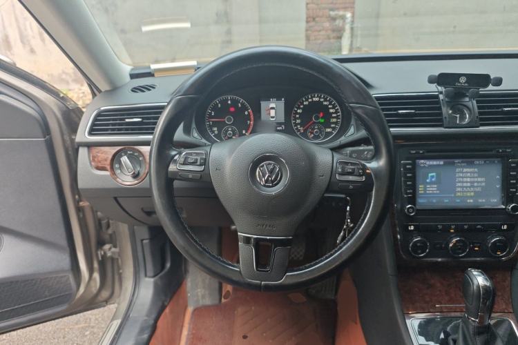Used Volkswagen Passat 2011 1.8TSI DSG Prestige Edition Steering Wheel