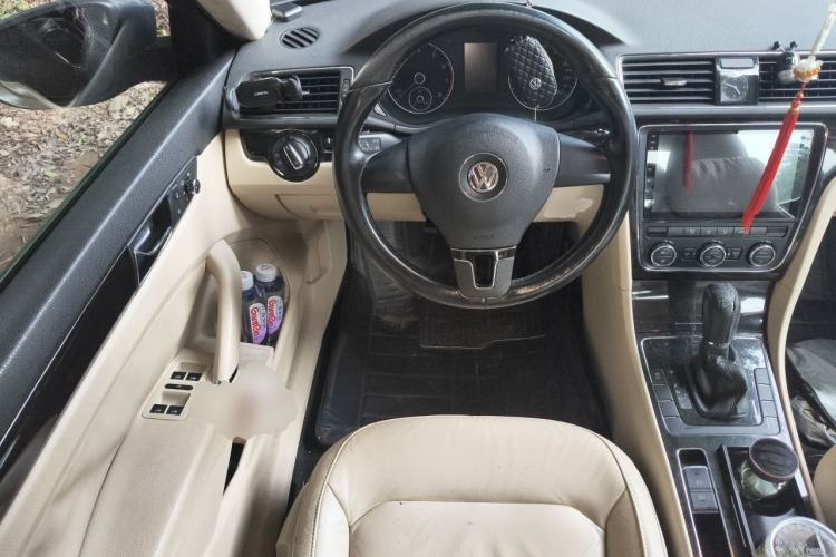 Used Volkswagen Passat 2011 1.8TSI Automatic Prestige Edition Steering Wheel
