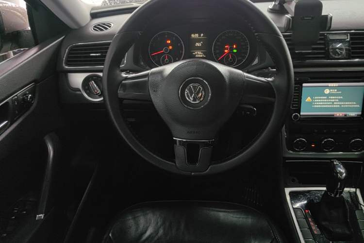 Used Volkswagen Passat 2011 1.8 TSI DSG Prestige Edition Steering Wheel