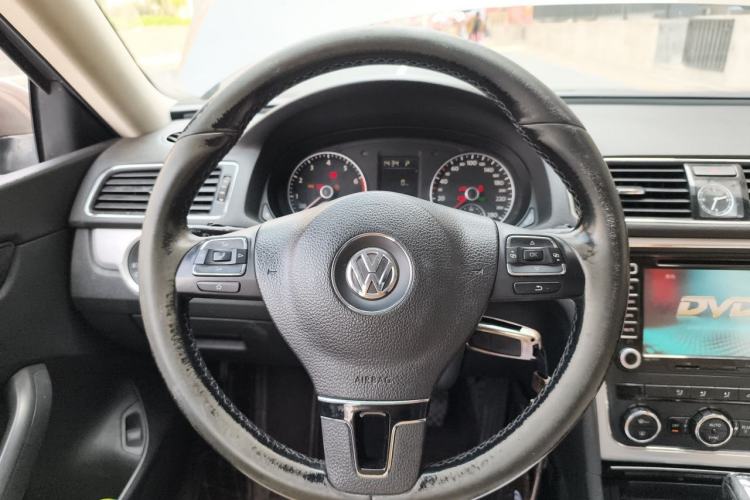 Used Volkswagen Passat 2011 1.4 TSI DSG Prestige Edition Steering Wheel
