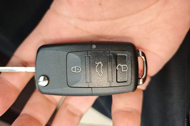 Used Volkswagen Passat 2011 1.8T Automatic Luxury Model Vehicle Key