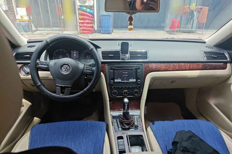 Used Volkswagen Passat 2011 1.8TSI DSG Prestige Edition Center Console