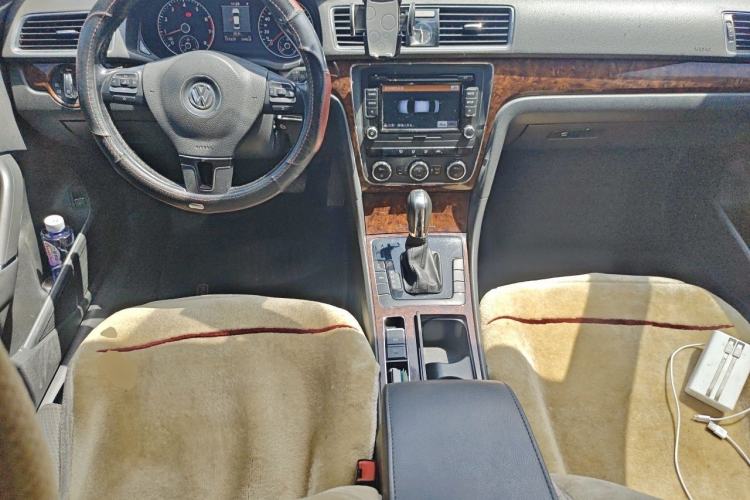 Used Volkswagen Passat 2011 1.8TSI DSG Prestige Edition Center Console