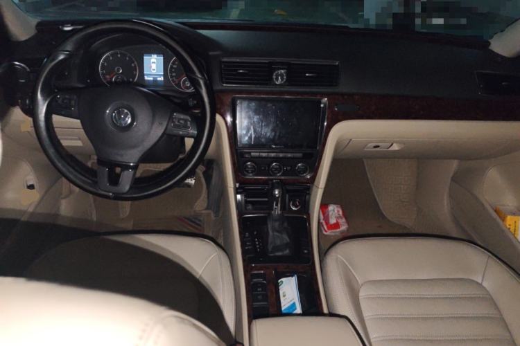 Used Volkswagen Passat 2011 1.8TSI DSG Prestige Edition Center Console