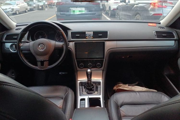 Used Volkswagen Passat 2011 1.8TSI Automatic Prestige Edition Center Console