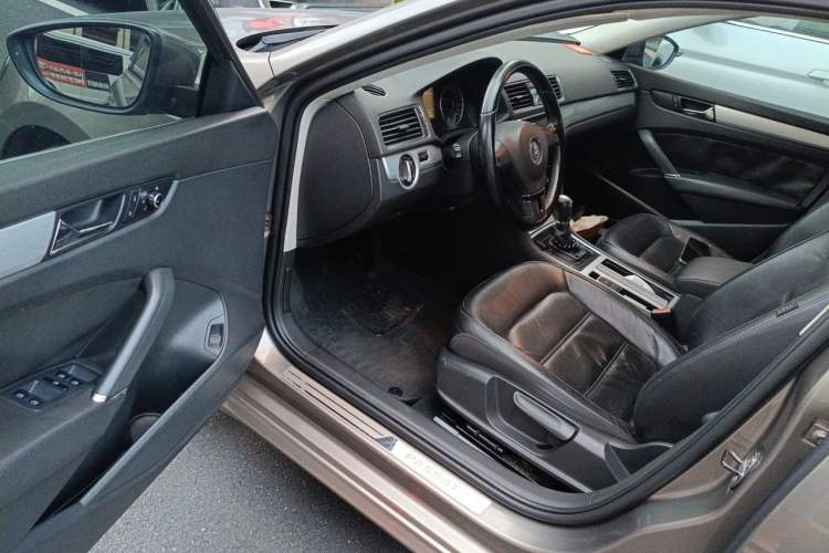 Used Volkswagen Passat 2011 1.8TSI Automatic Prestige Edition Driver Seat