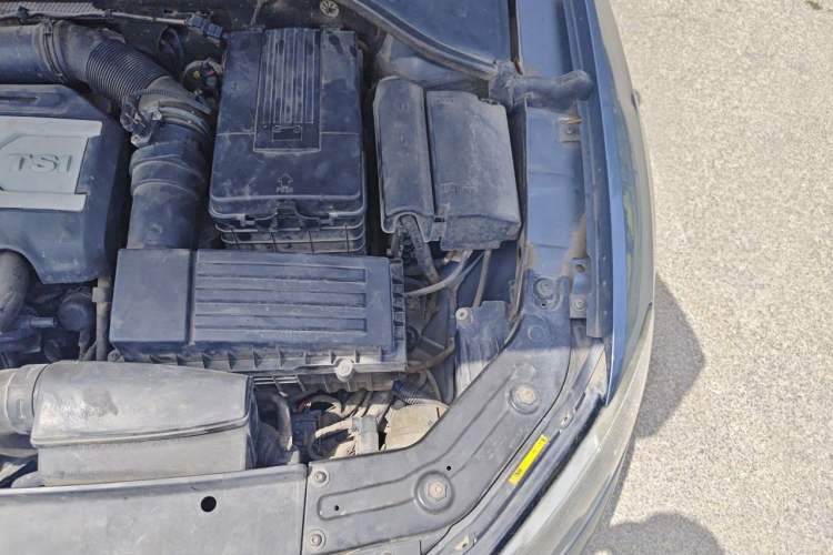 Used Volkswagen Passat 2011 1.8TSI DSG Prestige Edition Engine Bay Left