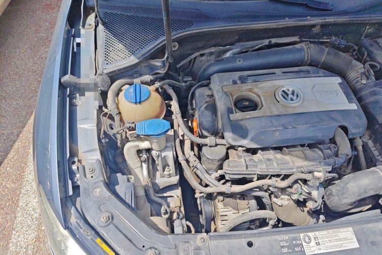 Used Volkswagen Passat 2011 1.8TSI DSG Prestige Edition Engine Bay Right