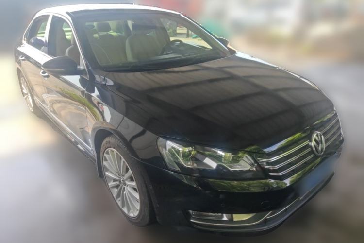 Used Volkswagen Passat 2011 2.0 TSI DSG Ultimate Edition Front Right 45 Deg