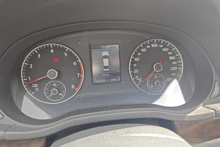 Used Volkswagen Passat 2011 1.8TSI DSG Prestige Edition Instrument Cluster