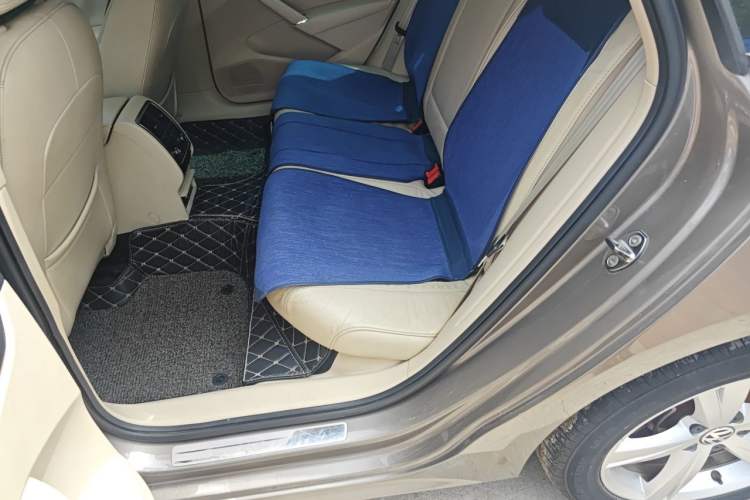 Used Volkswagen Passat 2011 1.8TSI DSG Prestige Edition Left Rear Seat