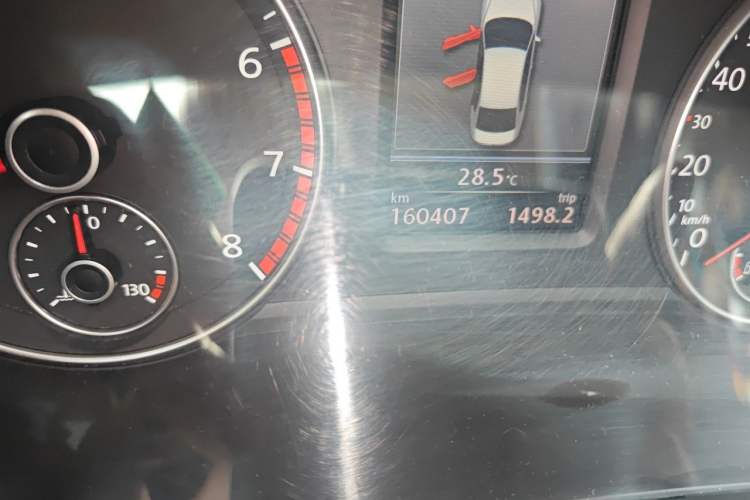 Used Volkswagen Passat 2011 1.8TSI DSG Prestige Edition Odometer Close Up