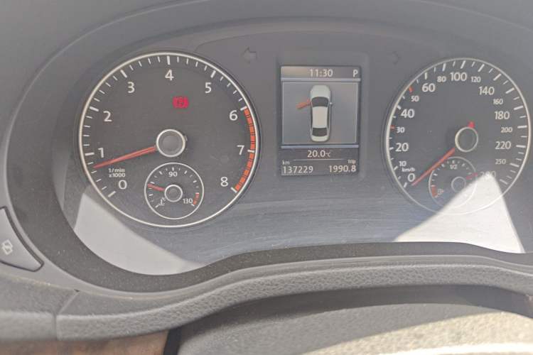 Used Volkswagen Passat 2011 1.8TSI DSG Prestige Edition Odometer Close Up