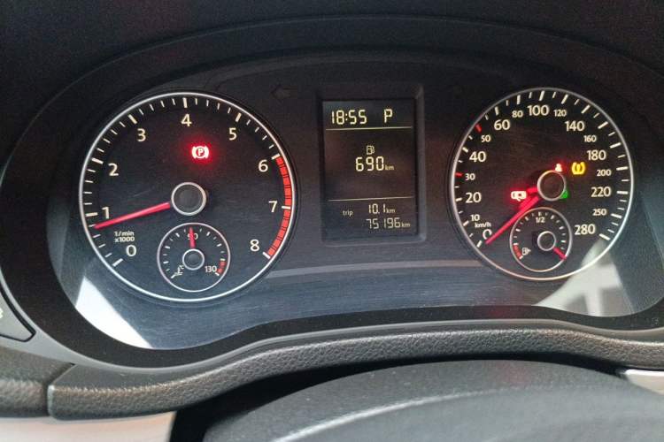 Used Volkswagen Passat 2011 1.8TSI Automatic Prestige Edition Odometer Close Up