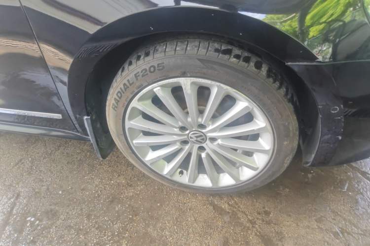 Used Volkswagen Passat 2011 2.0 TSI DSG Ultimate Edition Right Front Wheel Hub