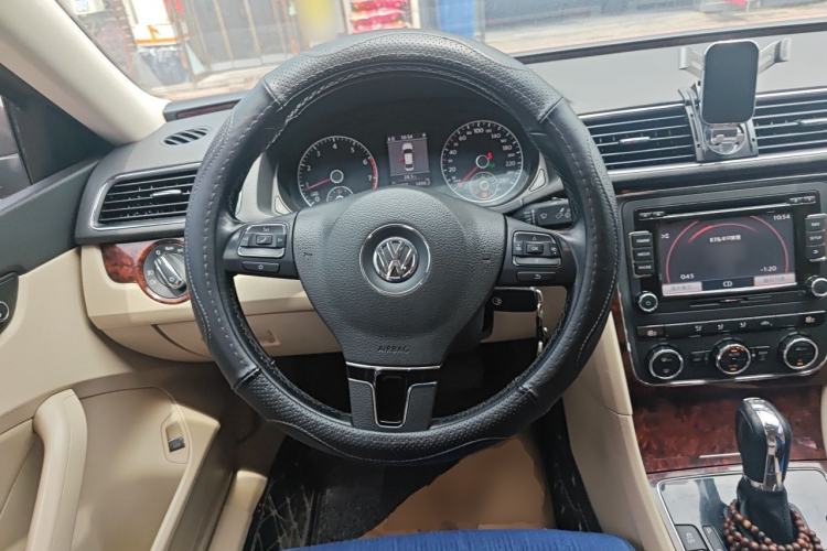 Used Volkswagen Passat 2011 1.8TSI DSG Prestige Edition Steering Wheel