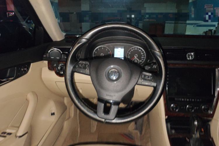 Used Volkswagen Passat 2011 1.8TSI DSG Prestige Edition Steering Wheel