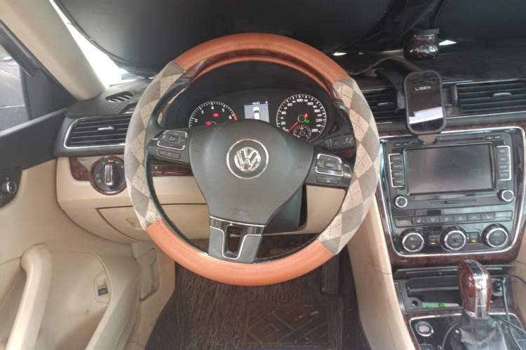 Used Volkswagen Passat 2011 2.0 TSI DSG Ultimate Edition Steering Wheel