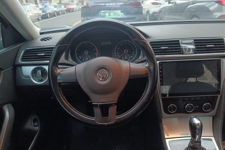 Used Volkswagen Passat 2011 1.8TSI Automatic Prestige Edition Steering Wheel