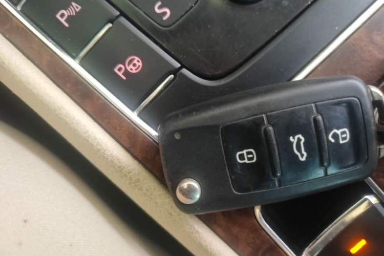 Used Volkswagen Passat 2011 2.0 TSI DSG Ultimate Edition Vehicle Key
