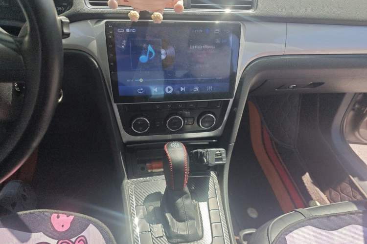 Used Volkswagen Passat 2011 1.8 TSI DSG Prestige Edition Audio And AC Panel