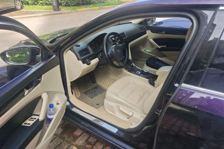 Used Volkswagen Passat 2011 1.8 TSI DSG Prestige Edition Driver Seat