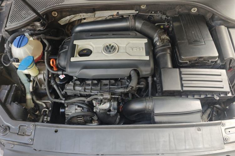 Used Volkswagen Passat 2011 1.8 TSI DSG Prestige Edition Engine Bay
