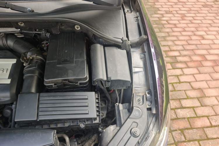 Used Volkswagen Passat 2011 1.8 TSI DSG Prestige Edition Engine Bay Left