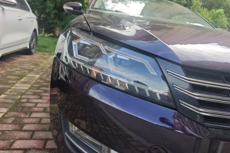Used Volkswagen Passat 2011 1.8 TSI DSG Prestige Edition Right Front Headlight