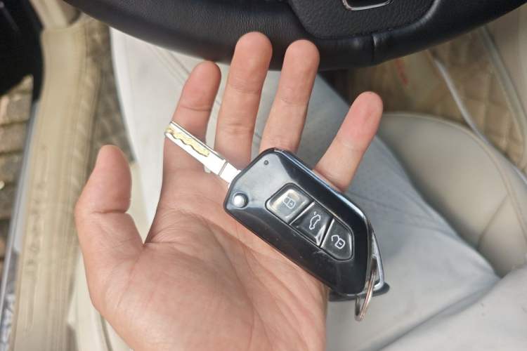 Used Volkswagen Passat 2011 1.8 TSI DSG Prestige Edition Vehicle Key