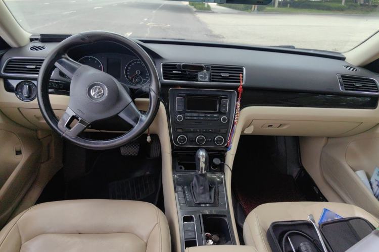 Used Volkswagen Passat 2011 1.8 TSI DSG Prestige Edition Center Console