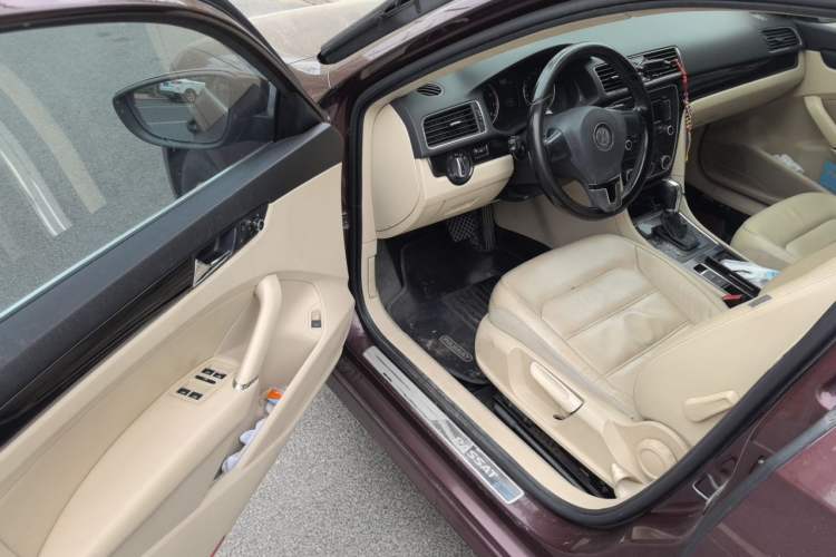 Used Volkswagen Passat 2011 1.8 TSI DSG Prestige Edition Driver Seat