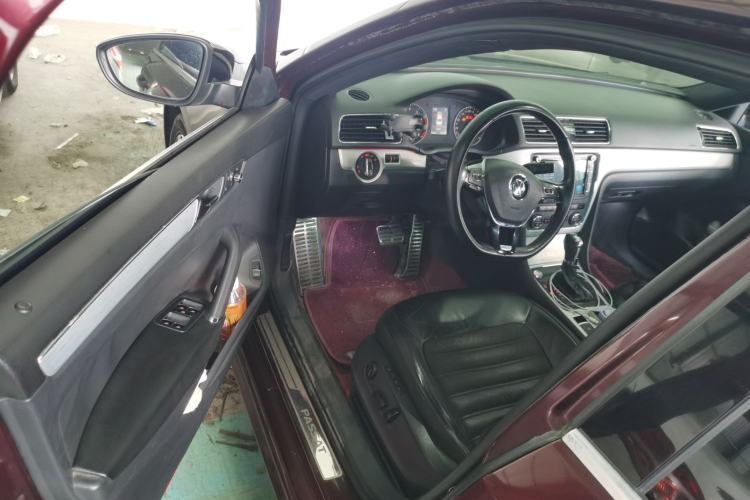 Used Volkswagen Passat 2011 2.0 TSI DSG Ultimate Edition Driver Seat