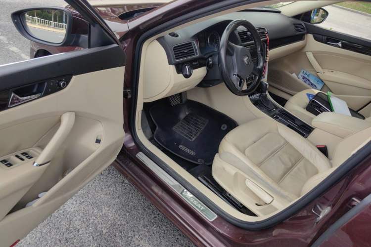 Used Volkswagen Passat 2011 1.8 TSI DSG Prestige Edition Driver Seat