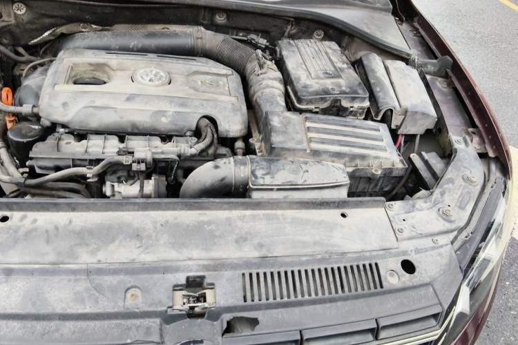 Used Volkswagen Passat 2011 1.8TSI Automatic Prestige Edition Engine Bay Left