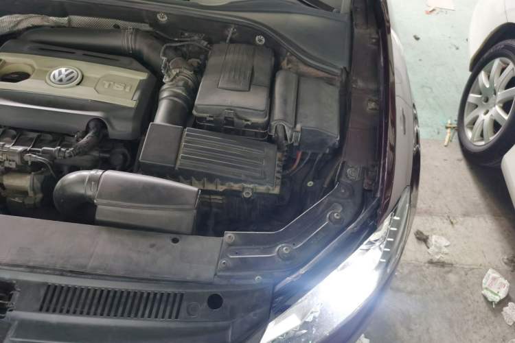 Used Volkswagen Passat 2011 2.0 TSI DSG Ultimate Edition Engine Bay Left